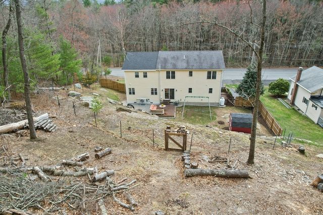 171 Whitins Rd, Sutton, MA 01590