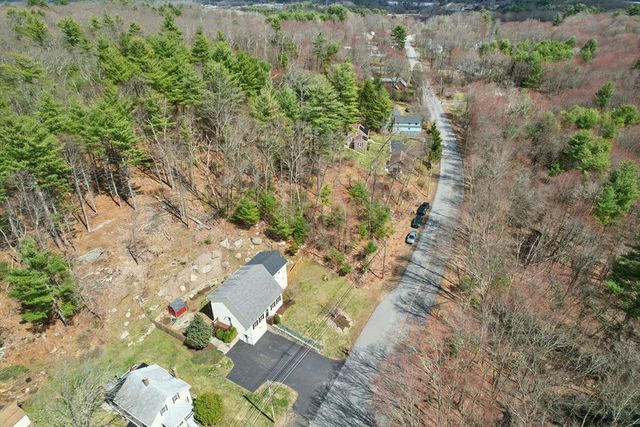 171 Whitins Rd, Sutton, MA 01590