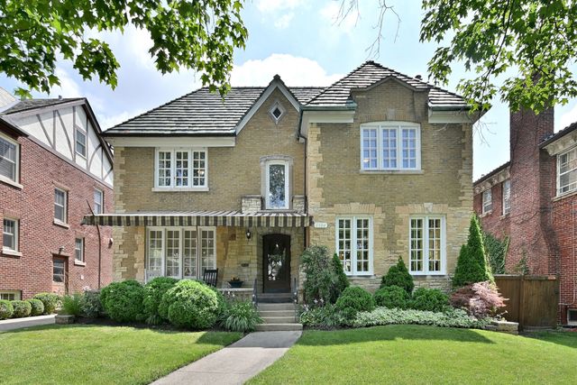 1104 Fair Oaks Avenue, Oak Park, IL 60302
