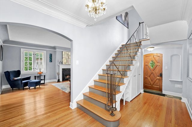 1104 Fair Oaks Avenue, Oak Park, IL 60302