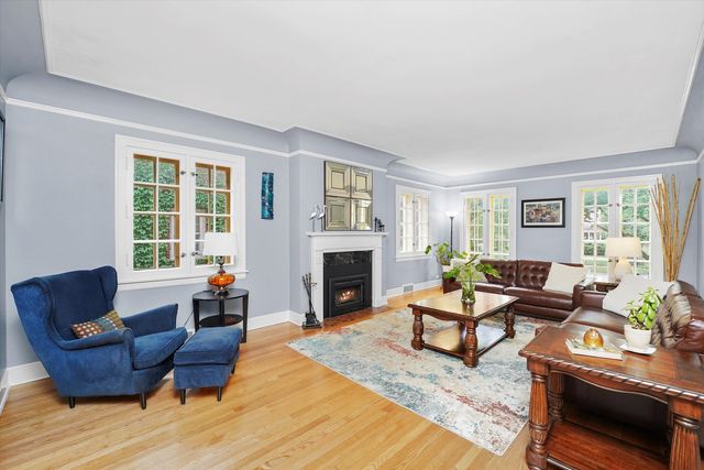 1104 Fair Oaks Avenue, Oak Park, IL 60302