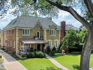 1104 Fair Oaks Avenue, Oak Park, IL 60302