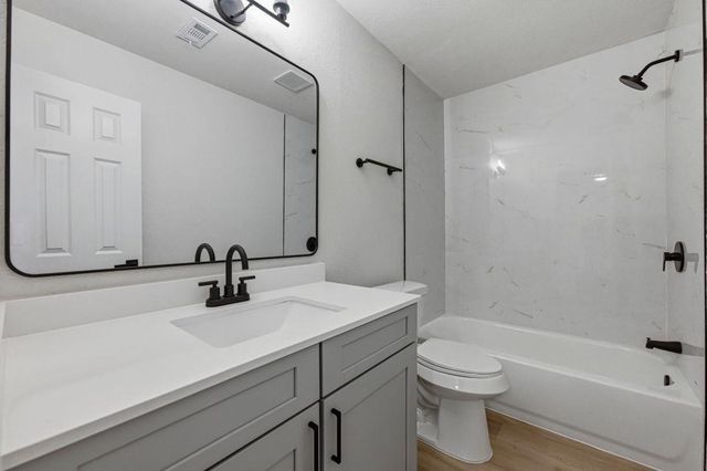 3409 Dunliegh DR, Austin, TX 78745