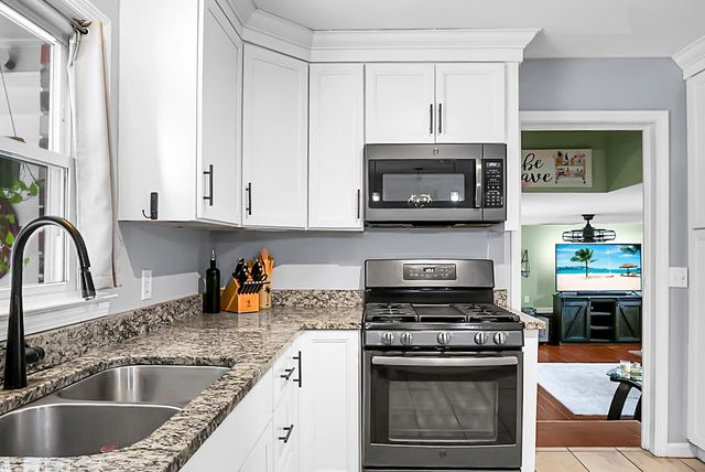 1254 Redeemer Drive, Hanahan, SC 29410