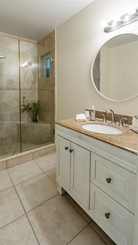 7548 NW 173rd Ter, Hialeah, FL 33015