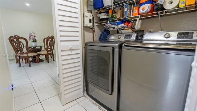 7548 NW 173rd Ter, Hialeah, FL 33015