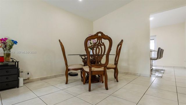 7548 NW 173rd Ter, Hialeah, FL 33015