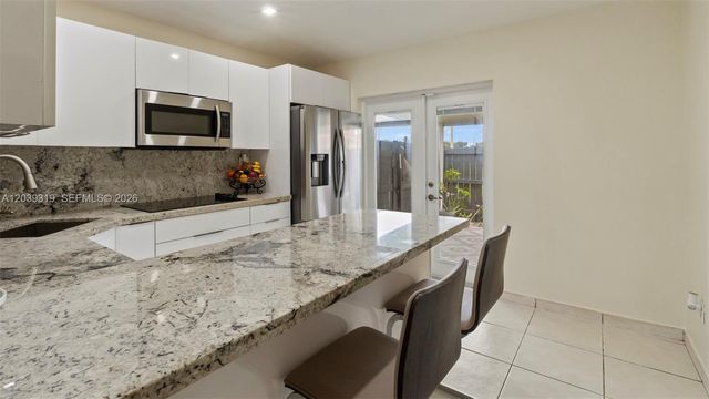 7548 NW 173rd Ter, Hialeah, FL 33015
