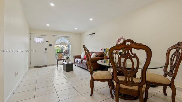7548 NW 173rd Ter, Hialeah, FL 33015