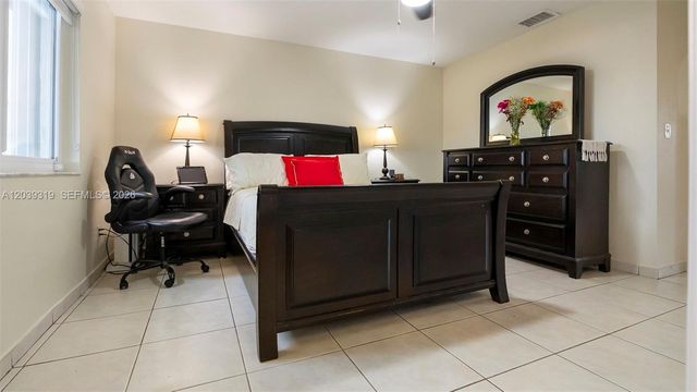 7548 NW 173rd Ter, Hialeah, FL 33015