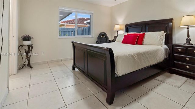 7548 NW 173rd Ter, Hialeah, FL 33015