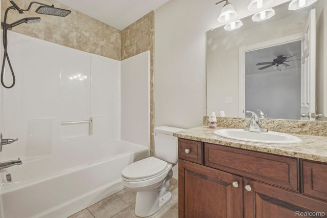 39710 W Offshore Drive, Harrison Charter Township, MI 48045