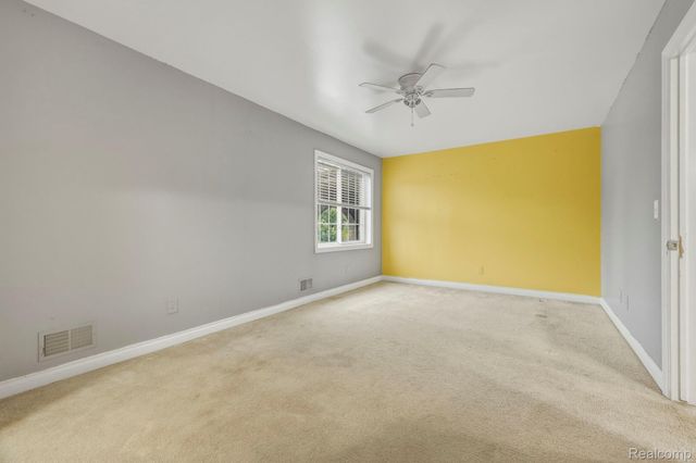 39710 W Offshore Drive, Harrison Charter Township, MI 48045