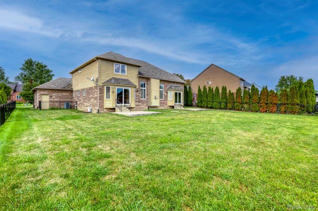 39710 W Offshore Drive, Harrison Charter Township, MI 48045