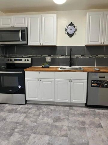 26305 W 7 Mile A201, Redford, MI 48240