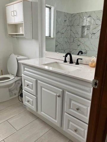 26305 W 7 Mile A201, Redford, MI 48240