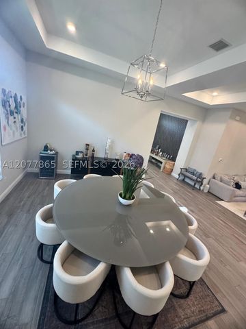 9296 Porto Way, Parkland, FL 33076