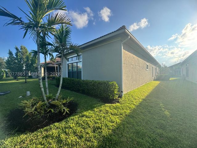 9296 Porto Way, Parkland, FL 33076