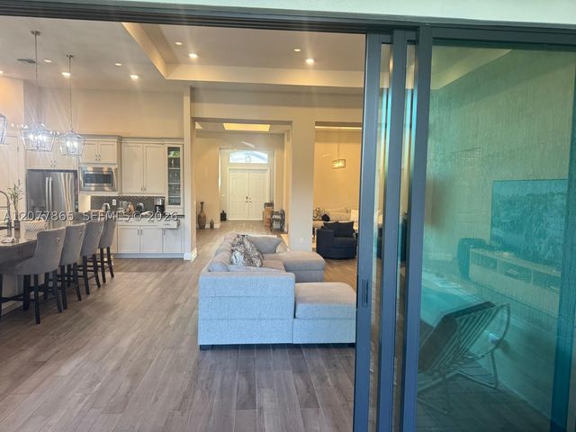 9296 Porto Way, Parkland, FL 33076