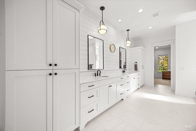 6243 S Bosch Way, Meridian, ID 83642