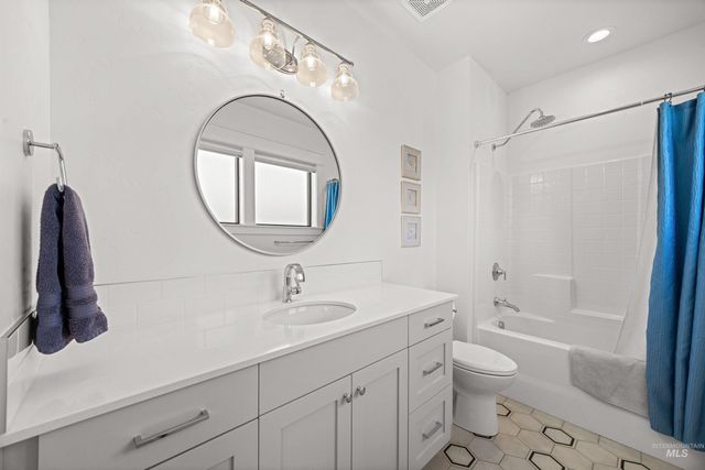 6243 S Bosch Way, Meridian, ID 83642