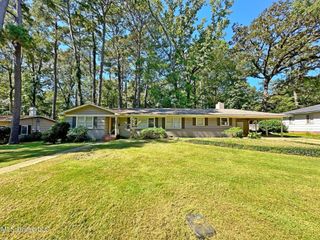5519 Pine Lane Drive, Jackson, MS 39211