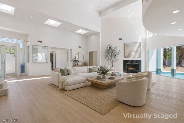 8821 Greensboro Lane, Las Vegas, NV 89134