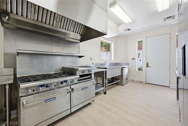 8821 Greensboro Lane, Las Vegas, NV 89134