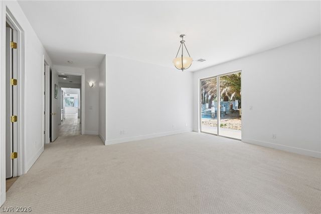 8821 Greensboro Lane, Las Vegas, NV 89134