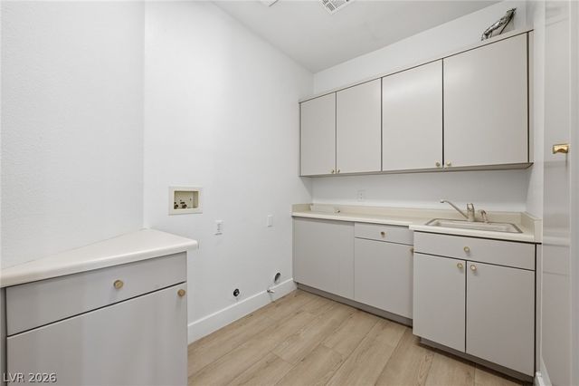 8821 Greensboro Lane, Las Vegas, NV 89134