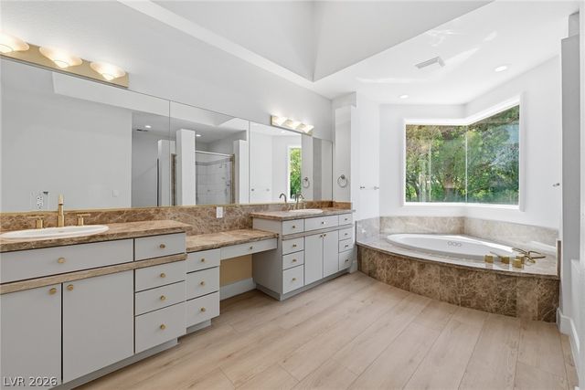 8821 Greensboro Lane, Las Vegas, NV 89134