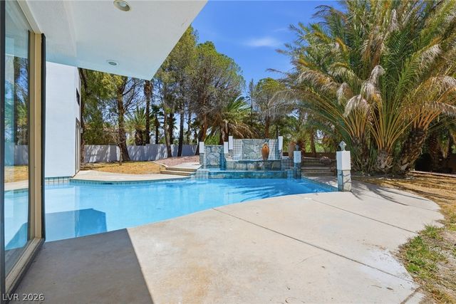 8821 Greensboro Lane, Las Vegas, NV 89134
