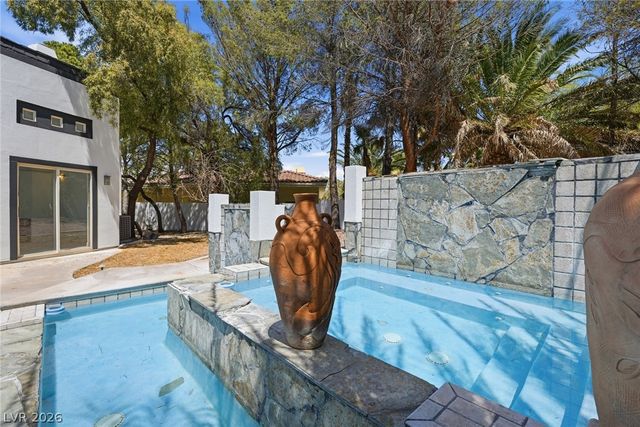 8821 Greensboro Lane, Las Vegas, NV 89134
