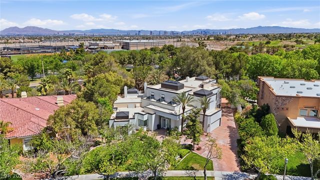 8821 Greensboro Lane, Las Vegas, NV 89134