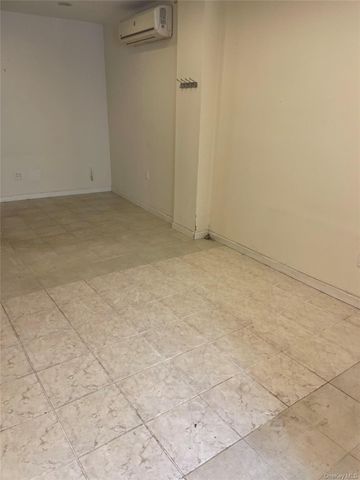 78-23 Metropolitan Avenue, Middle Village, NY 11379