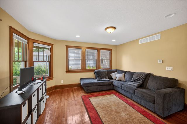 1147 27th Street, Des Moines, IA 50311