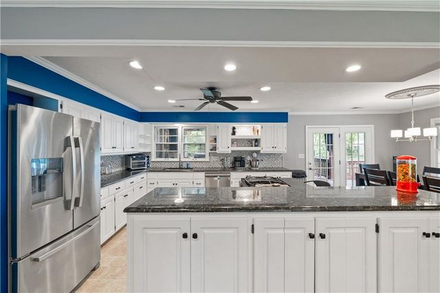 7623 W 52ND Street, Overland Park, KS 66202