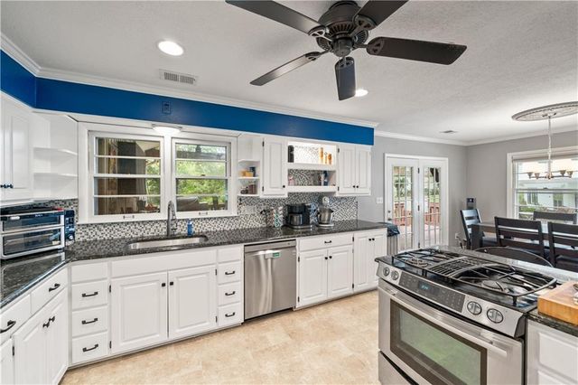 7623 W 52ND Street, Overland Park, KS 66202