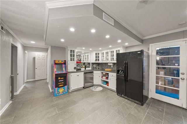 7623 W 52ND Street, Overland Park, KS 66202