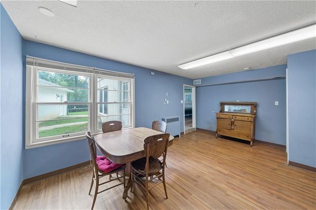 7623 W 52ND Street, Overland Park, KS 66202