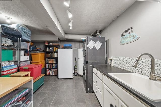 7623 W 52ND Street, Overland Park, KS 66202