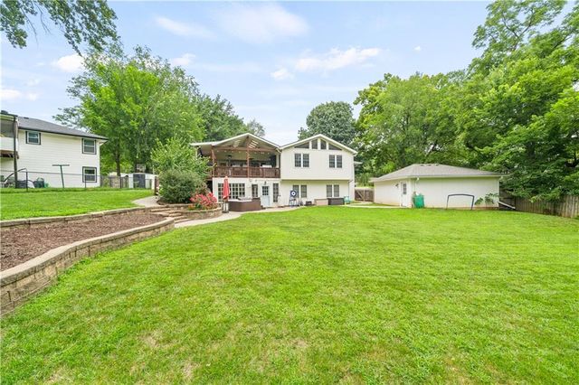 7623 W 52ND Street, Overland Park, KS 66202