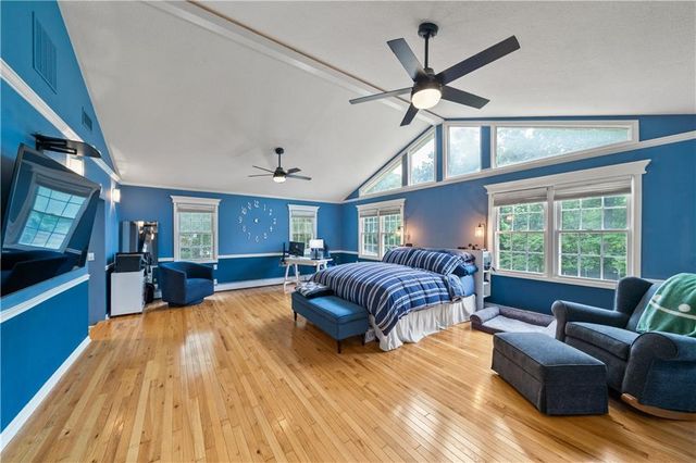 7623 W 52ND Street, Overland Park, KS 66202