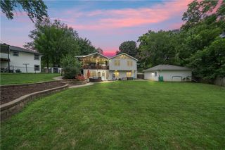 7623 W 52ND Street, Overland Park, KS 66202