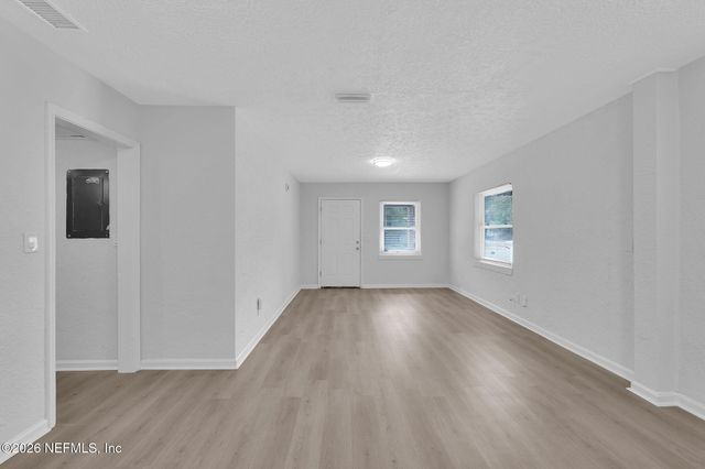 1916 UNIVERSITY Boulevard N, Jacksonville, FL 32211