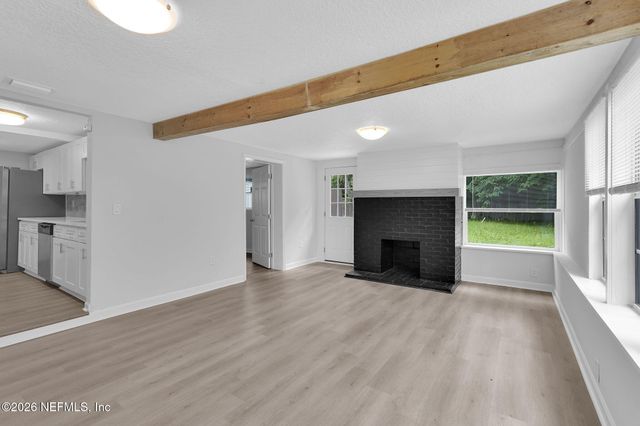 1916 UNIVERSITY Boulevard N, Jacksonville, FL 32211