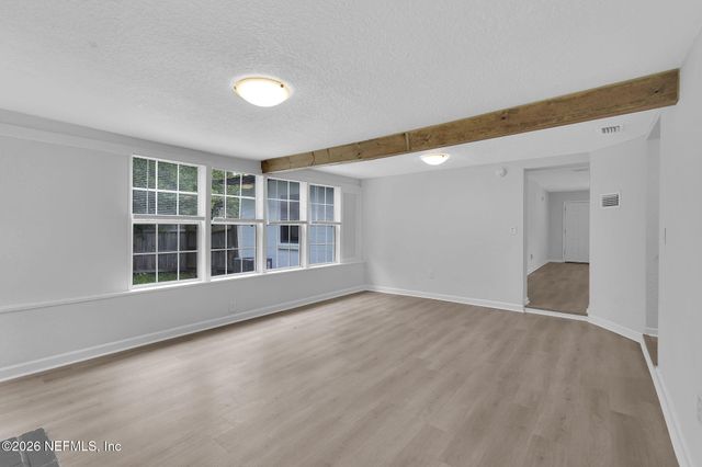 1916 UNIVERSITY Boulevard N, Jacksonville, FL 32211