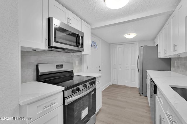 1916 UNIVERSITY Boulevard N, Jacksonville, FL 32211