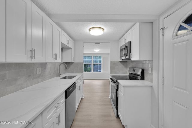 1916 UNIVERSITY Boulevard N, Jacksonville, FL 32211