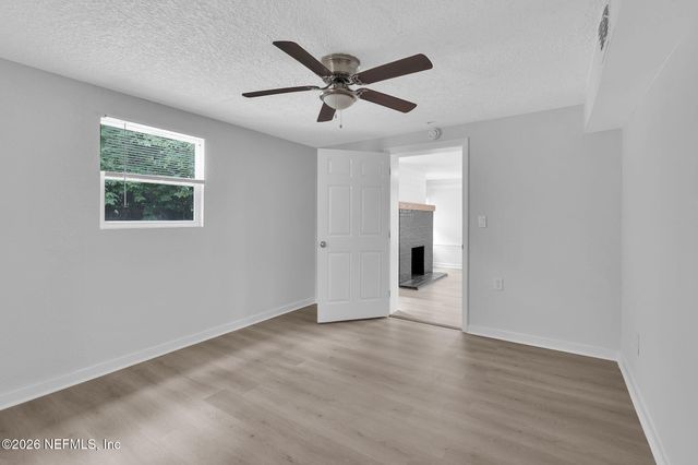 1916 UNIVERSITY Boulevard N, Jacksonville, FL 32211